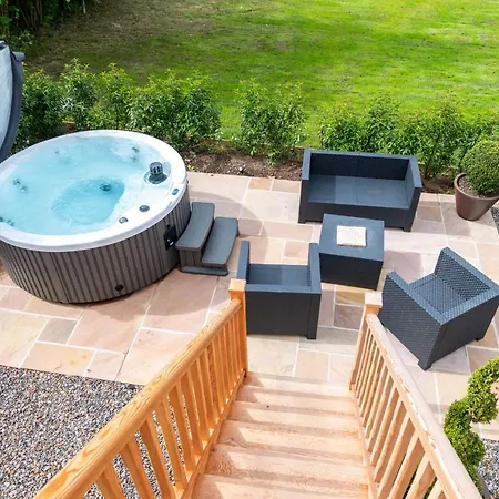 Chapel Beck, Nr Caldbeck Ideally Family With Hot Tub Feriehus